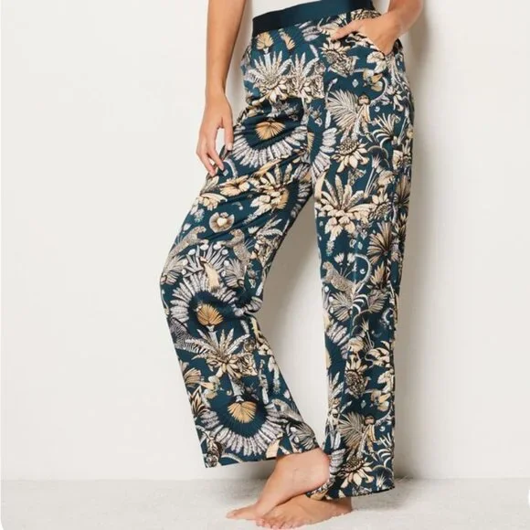 Etam Paris Loungewear Set, NWT - Picture 7 of 7